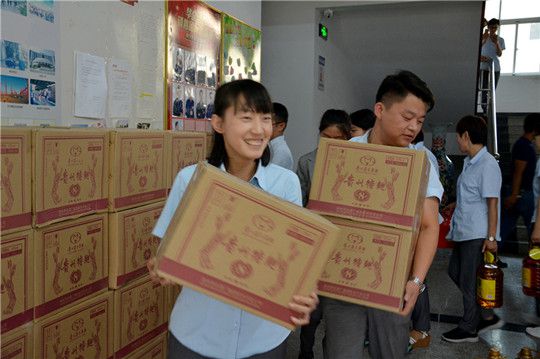 ?中秋快樂(lè)！華全動(dòng)力為每位員工準(zhǔn)備了豐厚的中秋禮物